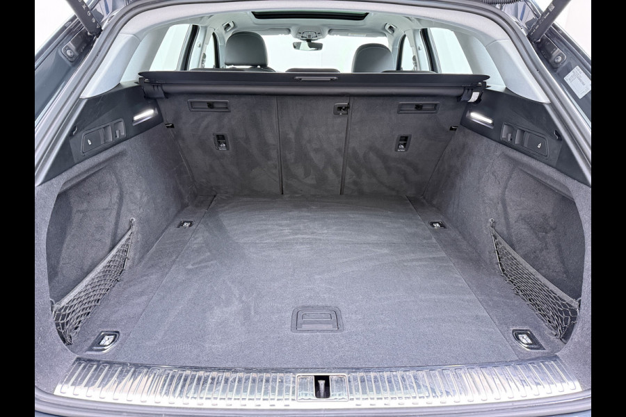 Audi e-tron 313pk Quattro Leer PanoDak Adaptive.Cruise Camera Elek.Stoelen+Memory+Verwarmd Navi Ecc Pdc Stoelverwarming Elek.Achterklep AWD Led Bluetooth Rijstrooksensor WiFi Lmv 4WD SOH 91% Business Edition Plus 71kWh Origineel Nederlandse Auto 1800kg trekvermogen!