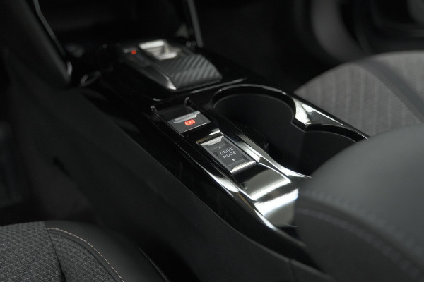 Peugeot 2008 1.2 Hybrid 145 Allure | 360 Camera | Adaptieve Cruise Control | Dodehoekdetectie | Apple Carplay