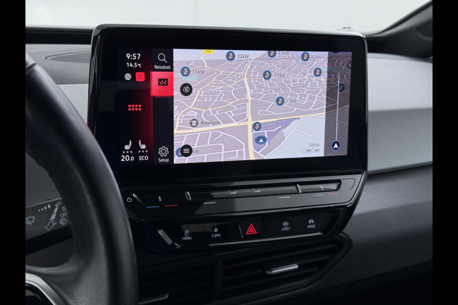 Volkswagen ID.3 First Plus 58kWh 204pk Camera Trekhaak 19"lm Adap.Cruise Matrix-Led Navi-Pro Ecc Apple Carplay Android Auto Pdc SOH 90% Lmv Stoel+Stuurverwarming Wifi  Rijstrooksensor Origineel Nederlandse Auto € 43.675,- nieuw