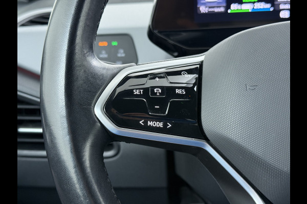 Volkswagen ID.3 First Plus 58kWh 204pk Camera Trekhaak 19"lm Adap.Cruise Matrix-Led Navi-Pro Ecc Apple Carplay Android Auto Pdc SOH 90% Lmv Stoel+Stuurverwarming Wifi  Rijstrooksensor Origineel Nederlandse Auto € 43.675,- nieuw