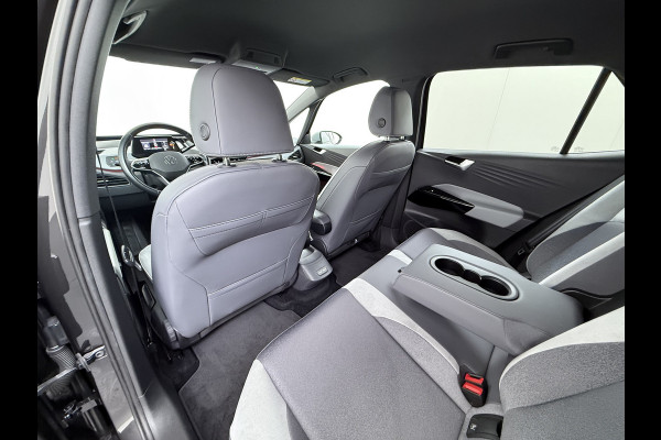 Volkswagen ID.3 First Plus 58kWh 204pk Camera Trekhaak 19"lm Adap.Cruise Matrix-Led Navi-Pro Ecc Apple Carplay Android Auto Pdc SOH 90% Lmv Stoel+Stuurverwarming Wifi  Rijstrooksensor Origineel Nederlandse Auto € 43.675,- nieuw