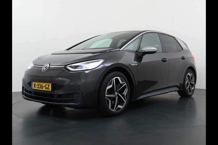 Volkswagen ID.3 First Plus 58kWh 204pk Camera Trekhaak 19"lm Adap.Cruise Matrix-Led Navi-Pro Ecc Apple Carplay Android Auto Pdc SOH 90% Lmv Stoel+Stuurverwarming Wifi  Rijstrooksensor Origineel Nederlandse Auto € 43.675,- nieuw