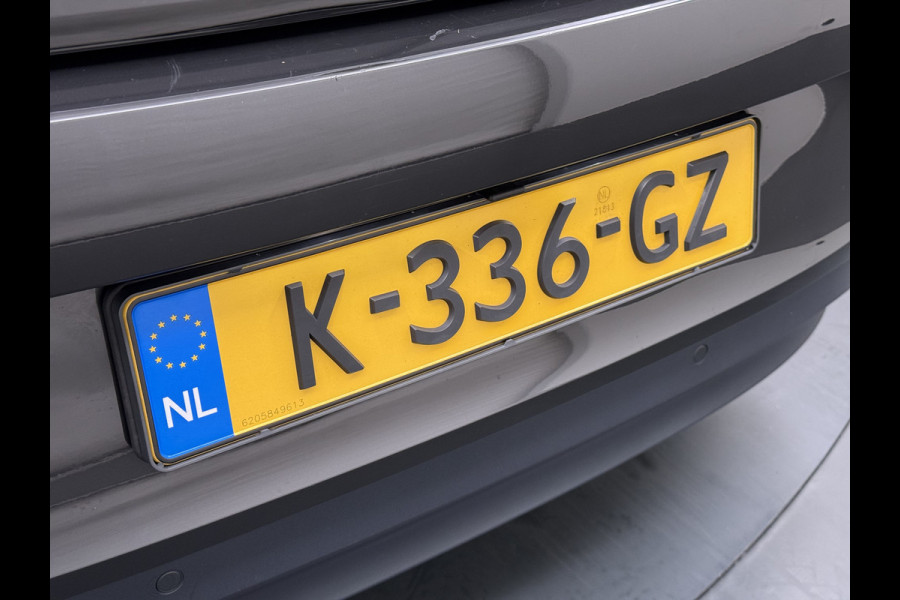 Volkswagen ID.3 First Plus 58kWh 204pk Camera Trekhaak 19"lm Adap.Cruise Matrix-Led Navi-Pro Ecc Apple Carplay Android Auto Pdc SOH 90% Lmv Stoel+Stuurverwarming Wifi  Rijstrooksensor Origineel Nederlandse Auto € 43.675,- nieuw