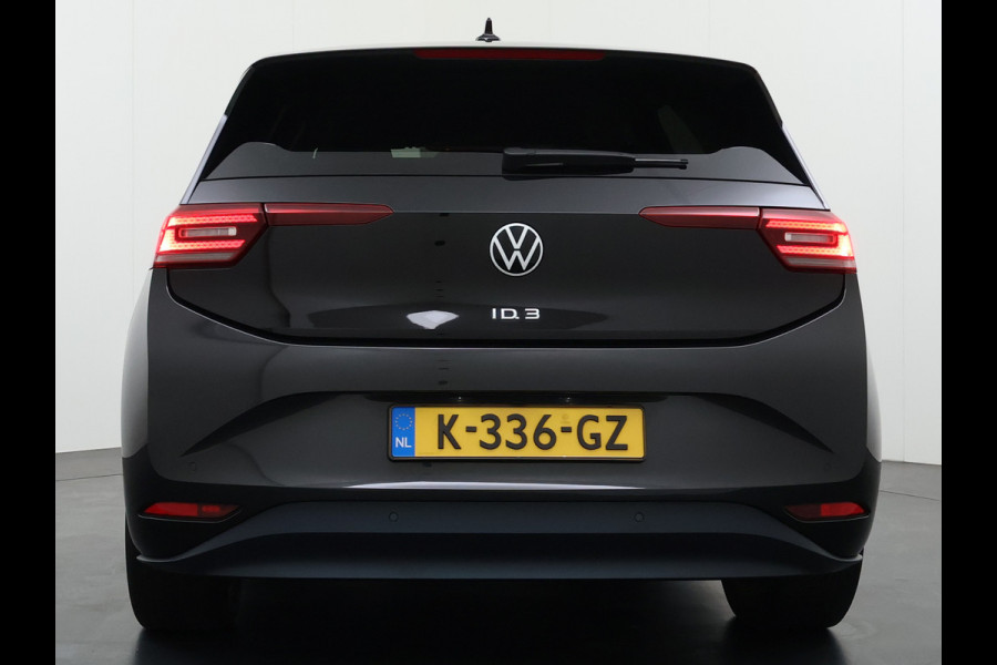 Volkswagen ID.3 First Plus 58kWh 204pk Camera Trekhaak 19"lm Adap.Cruise Matrix-Led Navi-Pro Ecc Apple Carplay Android Auto Pdc SOH 90% Lmv Stoel+Stuurverwarming Wifi  Rijstrooksensor Origineel Nederlandse Auto € 43.675,- nieuw