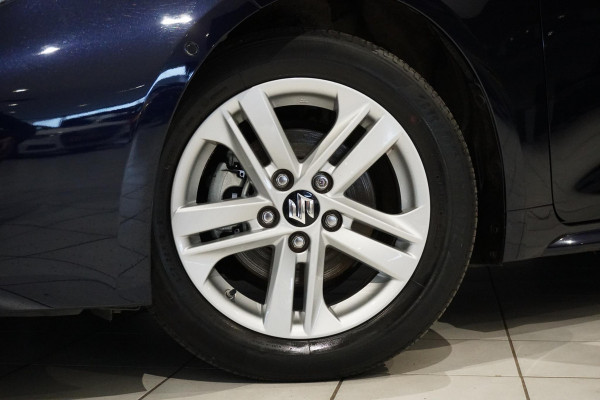 Toyota Corolla 1.8 Hybrid Style + DODEHOEK / STUURVERWARMING / VOORRUITVERWARMING