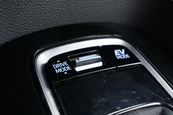 Toyota Corolla 1.8 Hybrid Style + DODEHOEK / STUURVERWARMING / VOORRUITVERWARMING