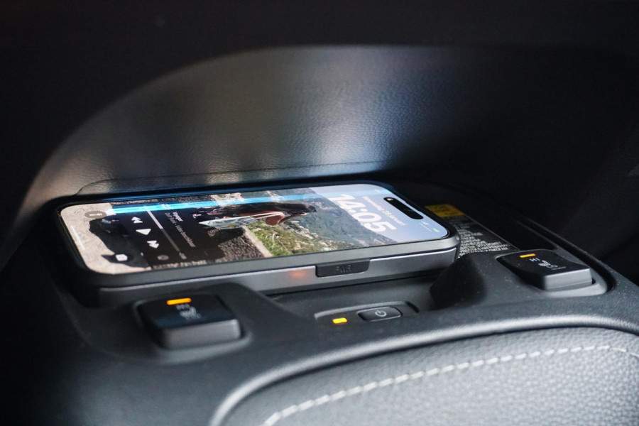 Toyota Corolla 1.8 Hybrid Style + DODEHOEK / STUURVERWARMING / VOORRUITVERWARMING