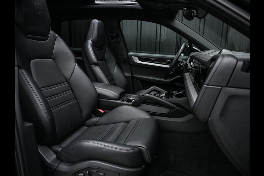 Porsche Cayenne 3.0 E-Hybrid · Sport chrono · Panorama dak · Adaptive cruise · 360 Camera · Keyless · Luchtvering · Bose sound · Memory seats ·