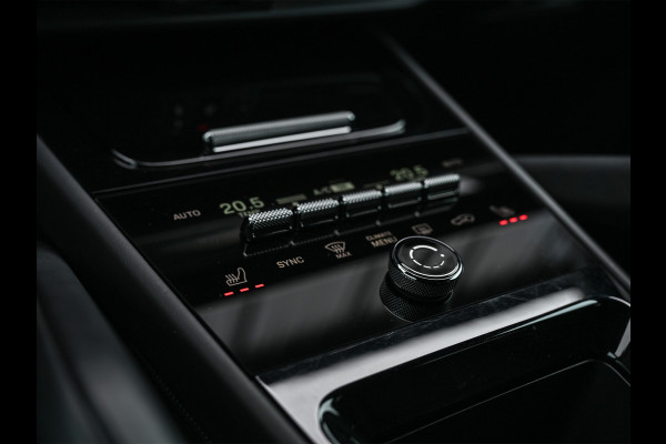 Porsche Cayenne 3.0 E-Hybrid · Sport chrono · Panorama dak · Adaptive cruise · 360 Camera · Keyless · Luchtvering · Bose sound · Memory seats ·