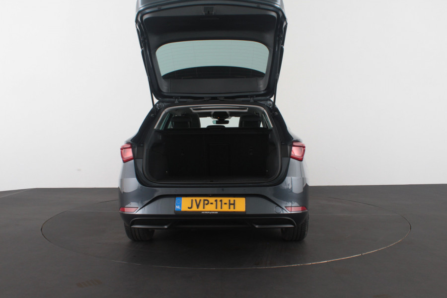 Seat Leon Sportstourer 1.5 TSI Style Business Panorama schuifdak/Stoelverwarming/Camera/Getint glas