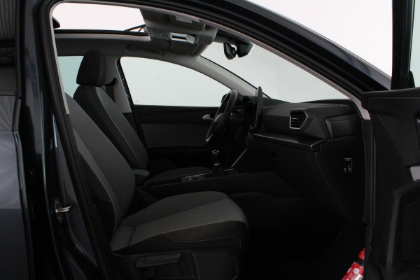 Seat Leon Sportstourer 1.5 TSI Style Business Panorama schuifdak/Stoelverwarming/Camera/Getint glas