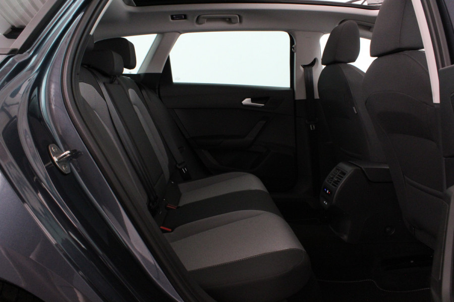 Seat Leon Sportstourer 1.5 TSI Style Business Panorama schuifdak/Stoelverwarming/Camera/Getint glas