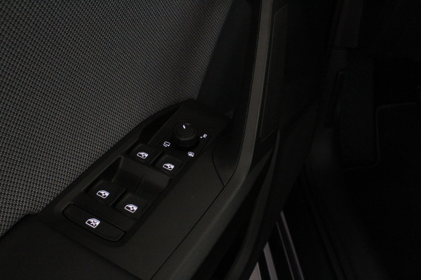 Seat Leon Sportstourer 1.5 TSI Style Business Panorama schuifdak/Stoelverwarming/Camera/Getint glas