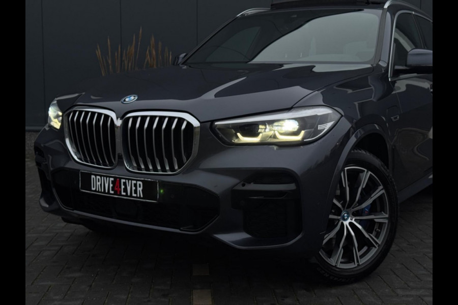BMW X5 xDrive45e M PACK PANO NAVI CAMERA LED LEDER SPORTVELGEN