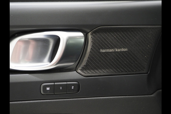 Volvo XC40 1.5 T5 Plug-in hybrid Ultimate Dark | Panoramadak | Harman/Kardon | Pilot Assist | Camera | BLIS | Keyless | Carplay