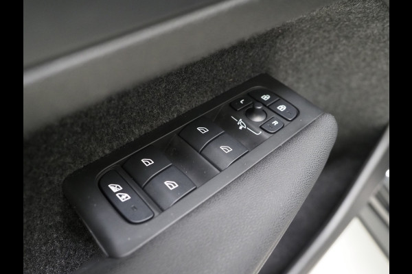 Volvo XC40 1.5 T5 Plug-in hybrid Ultimate Dark | Panoramadak | Harman/Kardon | Pilot Assist | Camera | BLIS | Keyless | Carplay