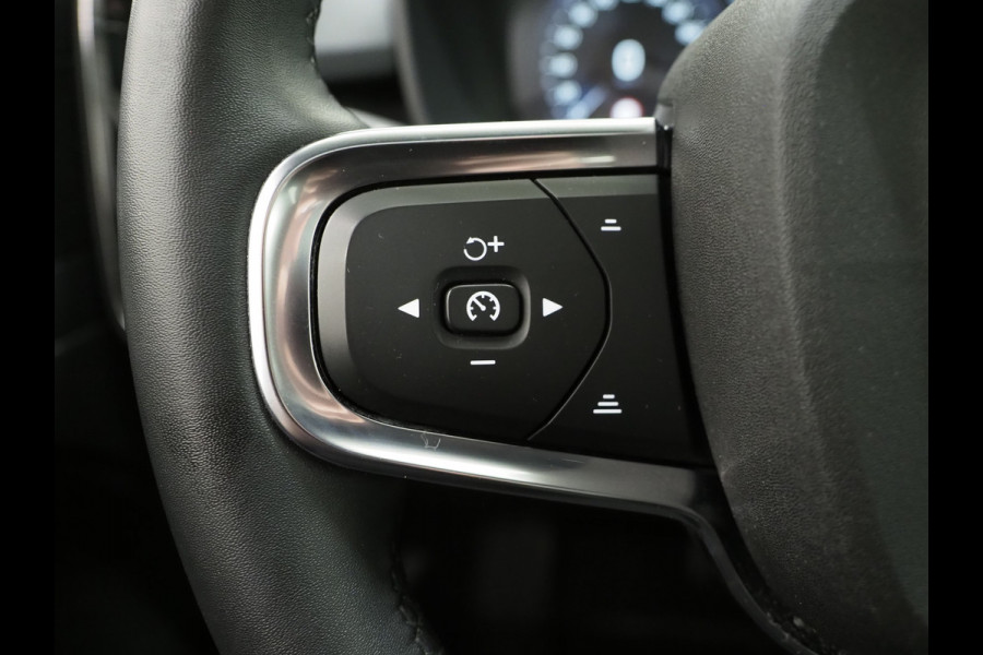 Volvo XC40 1.5 T5 Plug-in hybrid Ultimate Dark | Panoramadak | Harman/Kardon | Pilot Assist | Camera | BLIS | Keyless | Carplay