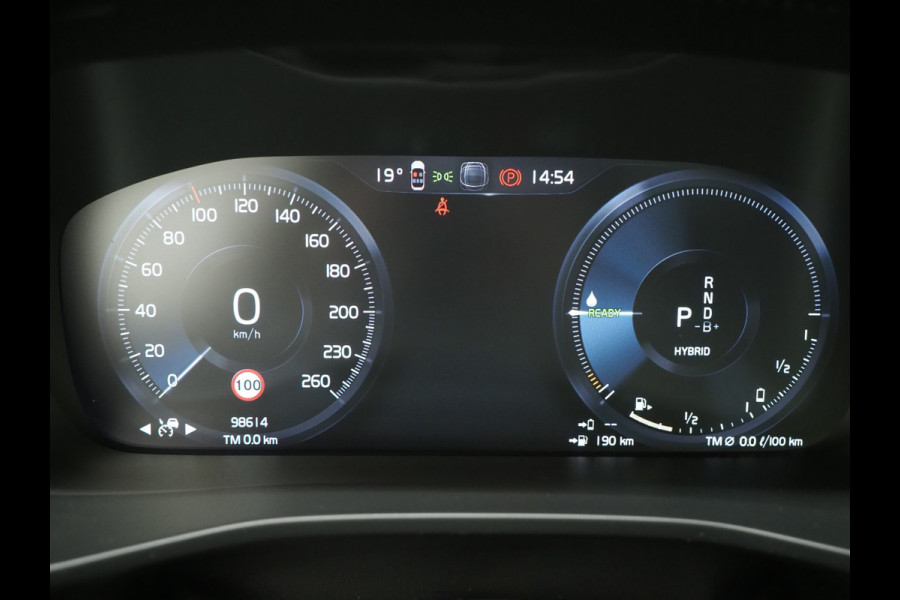 Volvo XC40 1.5 T5 Plug-in hybrid Ultimate Dark | Panoramadak | Harman/Kardon | Pilot Assist | Camera | BLIS | Keyless | Carplay