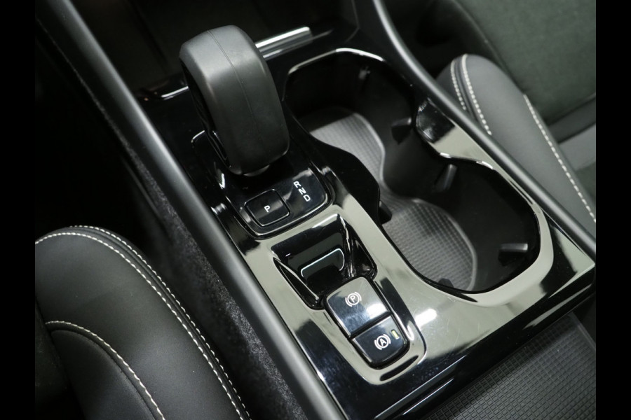 Volvo XC40 1.5 T5 Plug-in hybrid Ultimate Dark | Panoramadak | Harman/Kardon | Pilot Assist | Camera | BLIS | Keyless | Carplay
