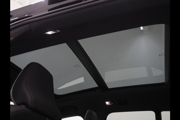 Volvo XC40 1.5 T5 Plug-in hybrid Ultimate Dark | Panoramadak | Harman/Kardon | Pilot Assist | Camera | BLIS | Keyless | Carplay