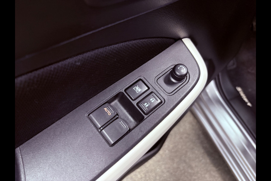 Suzuki Swift 1.2 90pk Select 5-drs. CAMERA/CARPLAY/AIRCO/LED/STOELVERW./16INCH