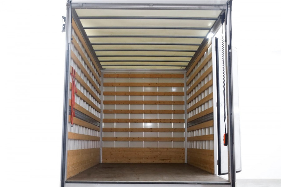 Volkswagen Crafter 50 2.0 TDI 177pk Bakwagen met 1000kg laadklep en zijdeur L445/H233 06-2022