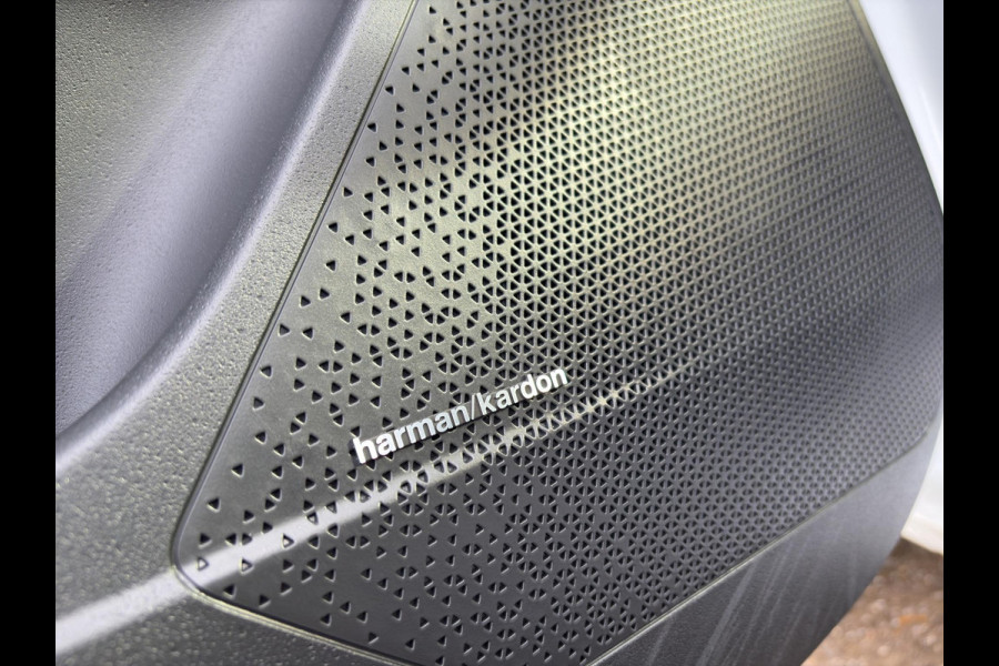 Kia Niro 1.6 GDi Hybrid ExecutiveLine Automaat | Elektrische Geheugenstoelen | Leder | Camera | Cruise | Sensoren | Stoelverwaming & Verkoeling | Apple Carplay & Android Auto |