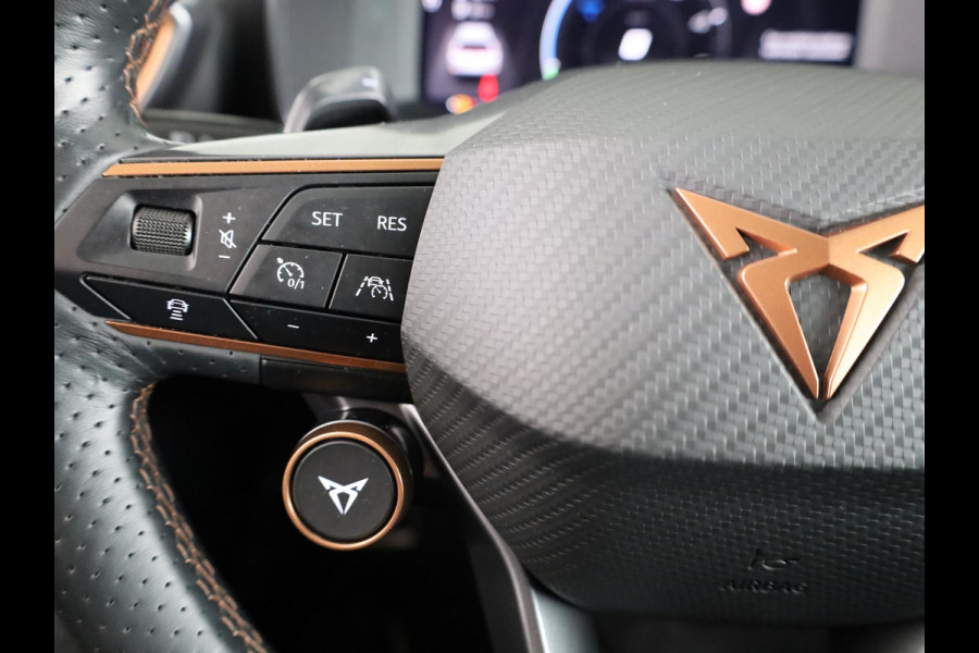 CUPRA Formentor 1.4 TSI e-Hybrid VZ Performance Limited 245 pk Automaat (DSG) | Verlengde garantie | Navigatie | Panoramadak | Parkeersensoren (Park assist) | Achteruitrijcamera | Stoelverwarming |