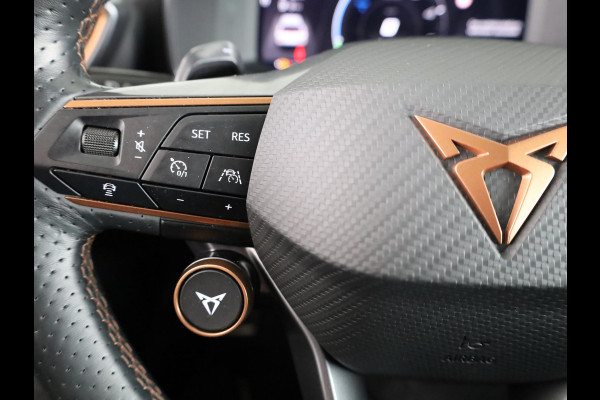 CUPRA Formentor 1.4 TSI e-Hybrid VZ Performance Limited 245 pk Automaat (DSG) | Verlengde garantie | Navigatie | Panoramadak | Parkeersensoren (Park assist) | Achteruitrijcamera | Stoelverwarming |