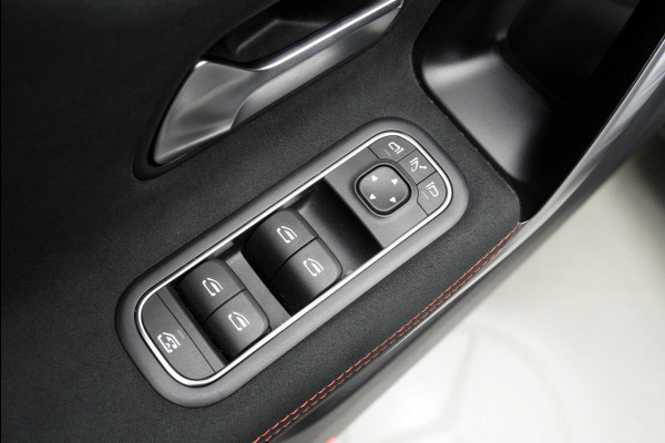 Mercedes-Benz CLA-Klasse 180 AMG Line HUD Panodak Navi Leer Camera Memory Stoelverwarming Stuurverwarming PTS Ambient LM velgen