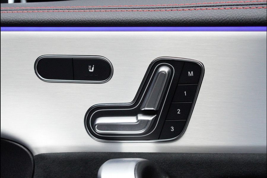 Mercedes-Benz CLA-Klasse 180 AMG Line HUD Panodak Navi Leer Camera Memory Stoelverwarming Stuurverwarming PTS Ambient LM velgen