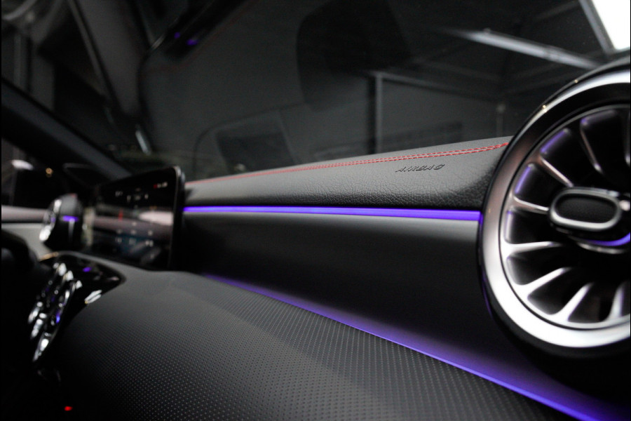 Mercedes-Benz CLA-Klasse 180 AMG Line HUD Panodak Navi Leer Camera Memory Stoelverwarming Stuurverwarming PTS Ambient LM velgen