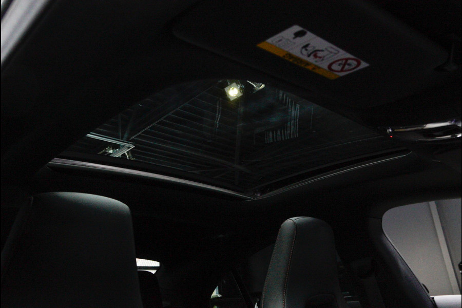 Mercedes-Benz CLA-Klasse 180 AMG Line HUD Panodak Navi Leer Camera Memory Stoelverwarming Stuurverwarming PTS Ambient LM velgen