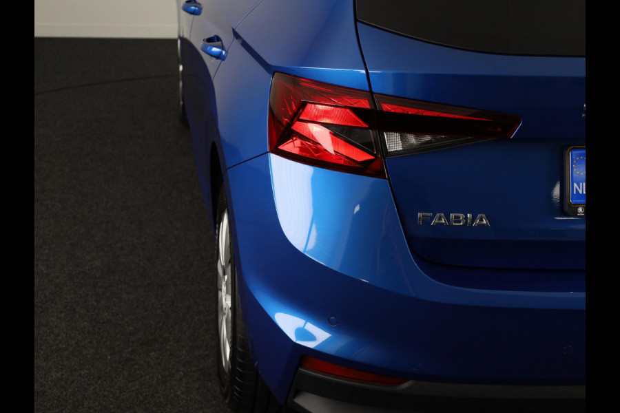 Škoda Fabia 1.0 TSI Ambition 95 pk | Verlengde garantie | Navigatie via App | Parkeersensoren achter | Cruise control | LED koplampen |