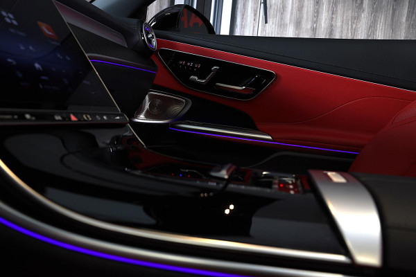 Mercedes-Benz CLE Cabriolet 300 4MATIC AMG Line / Massage / Head Up / Memory / Aircap / Leder / Verkoeling / Burmester / 19 Inch