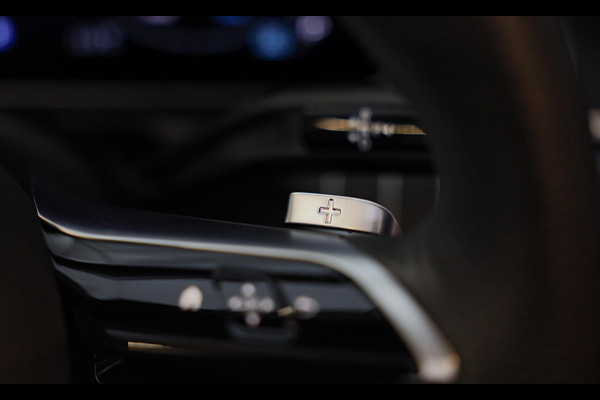 Mercedes-Benz CLE Cabriolet 300 4MATIC AMG Line / Massage / Head Up / Memory / Aircap / Leder / Verkoeling / Burmester / 19 Inch