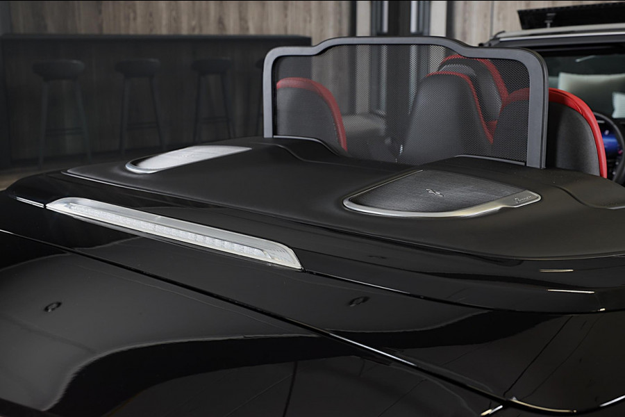 Mercedes-Benz CLE Cabriolet 300 4MATIC AMG Line / Massage / Head Up / Memory / Aircap / Leder / Verkoeling / Burmester / 19 Inch