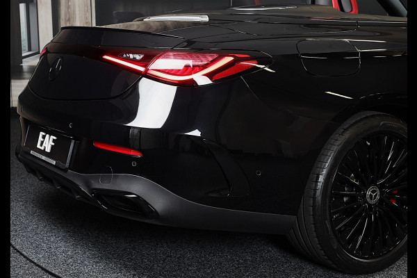 Mercedes-Benz CLE Cabriolet 300 4MATIC AMG Line / Massage / Head Up / Memory / Aircap / Leder / Verkoeling / Burmester / 19 Inch