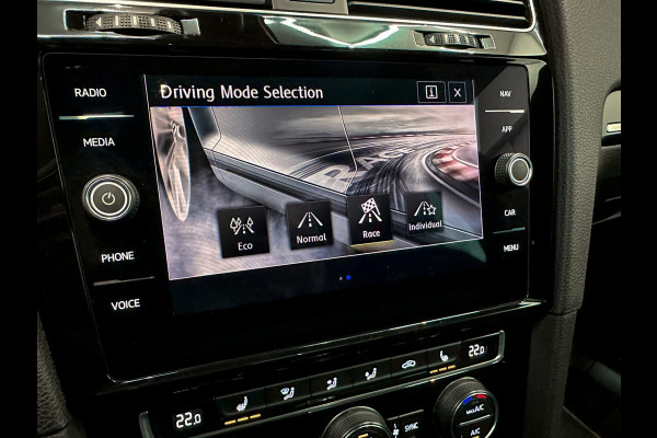 Volkswagen Golf 2.0 TSI 4Motion R Dynaudio|Keyless|Pano|Camera|Maxton