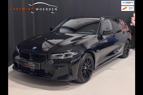 BMW 3 Serie Touring 330e M-SPORT | CARBON | LASERLIGHT | VEEL OPTIES!