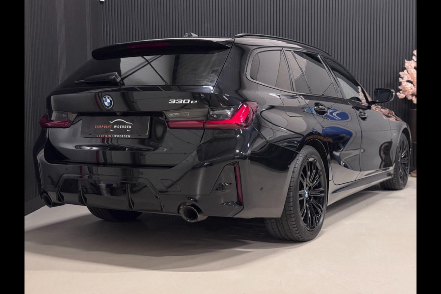 BMW 3 Serie Touring 330e M-SPORT | CARBON | LASERLIGHT | VEEL OPTIES!