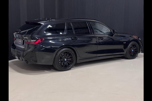 BMW 3 Serie Touring 330e M-SPORT | CARBON | LASERLIGHT | VEEL OPTIES!