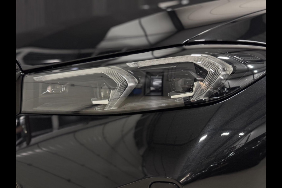 BMW 3 Serie Touring 330e M-SPORT | CARBON | LASERLIGHT | VEEL OPTIES!