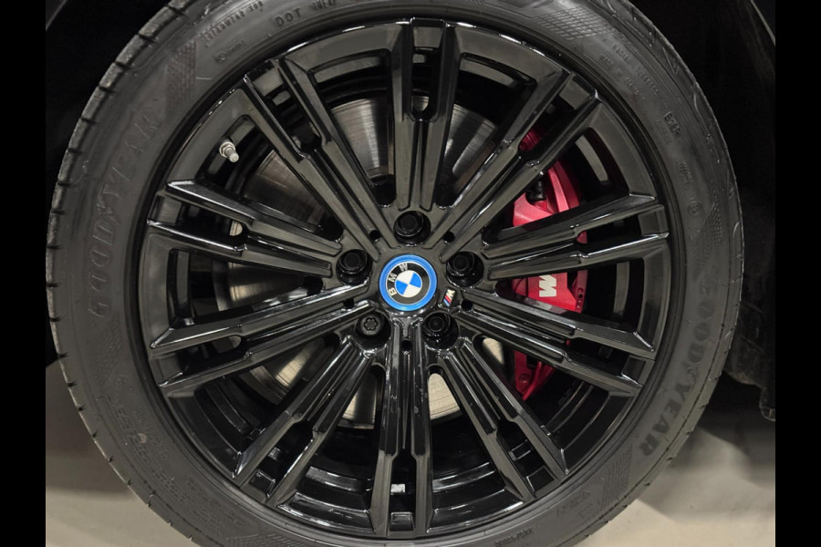 BMW 3 Serie Touring 330e M-SPORT | CARBON | LASERLIGHT | VEEL OPTIES!