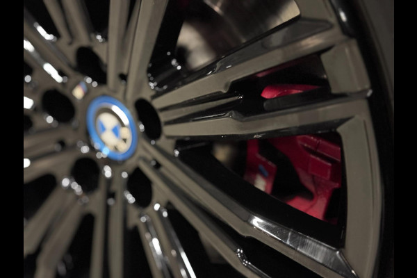 BMW 3 Serie Touring 330e M-SPORT | CARBON | LASERLIGHT | VEEL OPTIES!