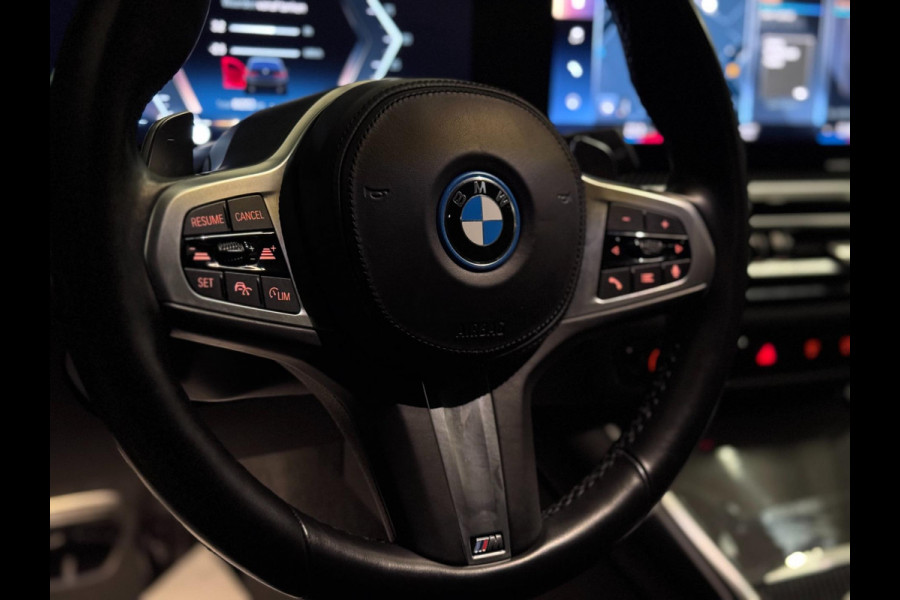 BMW 3 Serie Touring 330e M-SPORT | CARBON | LASERLIGHT | VEEL OPTIES!