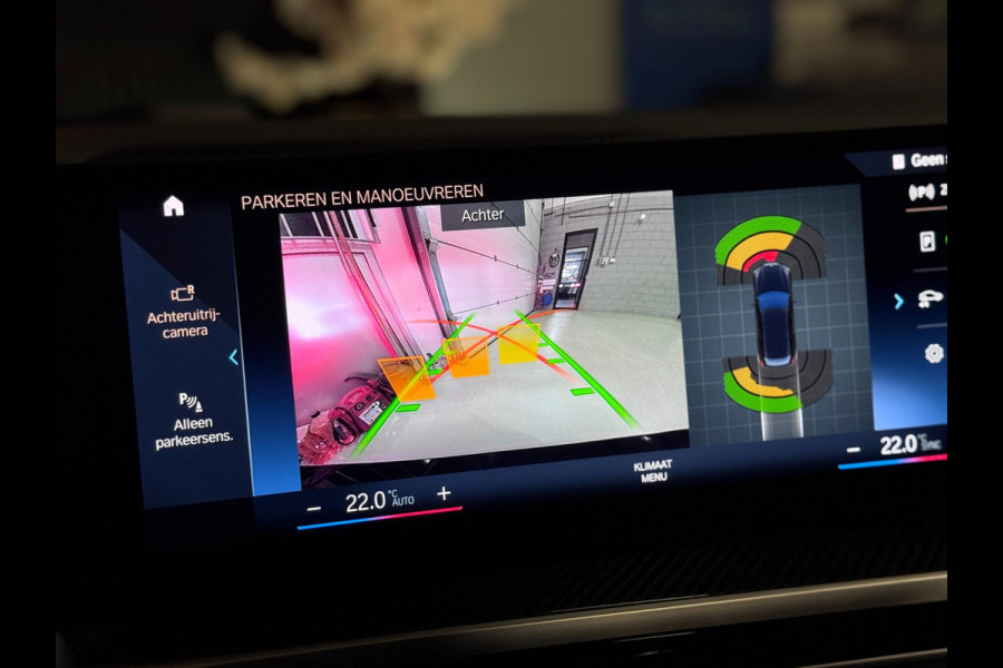 BMW 3 Serie Touring 330e M-SPORT | CARBON | LASERLIGHT | VEEL OPTIES!