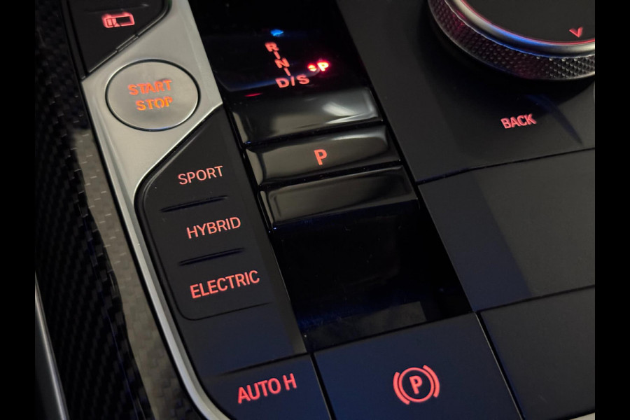 BMW 3 Serie Touring 330e M-SPORT | CARBON | LASERLIGHT | VEEL OPTIES!