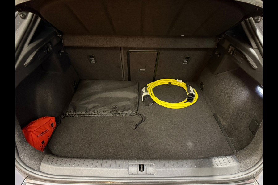 CUPRA Formentor 1.4 e-Hybrid VZ |PANORAMADAK|360CAM|MEMORYSEATS|KEYLESS|CARPLAY|DEALER ONDERHOUDEN|SFEERVERLICHTING|APK|BOMVOL!