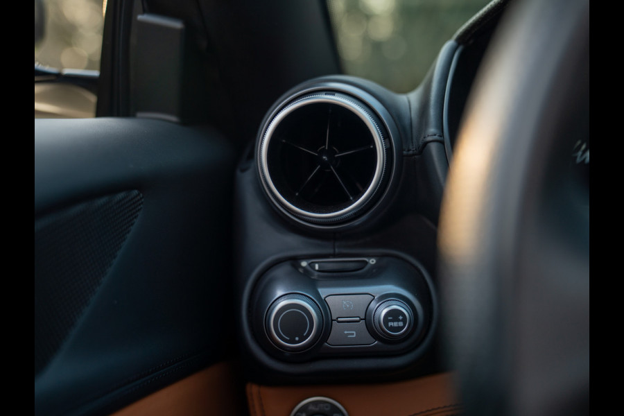 Ferrari Portofino 3.9 V8 HELE | Historical color | JBL | Camera v+a | Carbon exterieur | Orig. NL | CarPlay